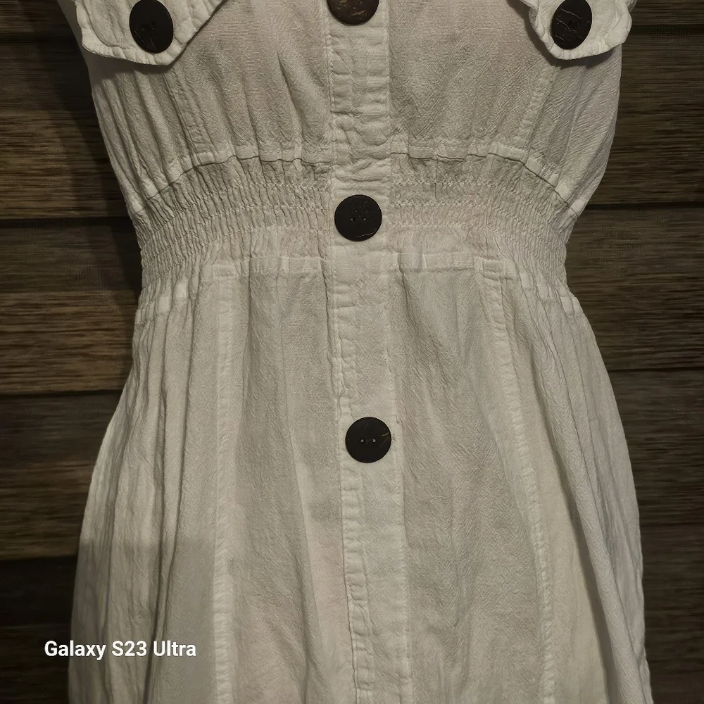 Halter button white Dress - Picture 4 of 12